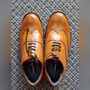 Kids dress shoes,  New, Beuno Marc design, Size 11, Cinnamon Brown